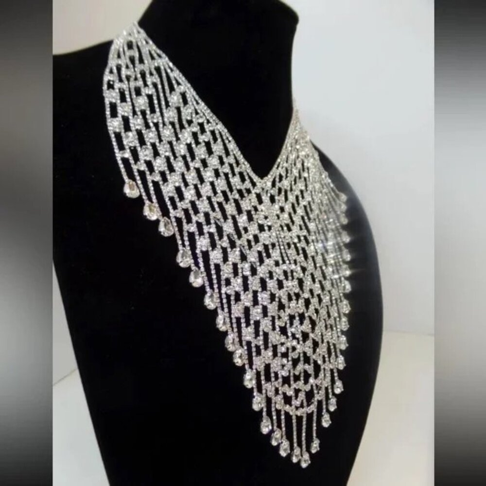 Natasha Couture Crystal Faux Bib Necklace NWT!!!!!!!!!!!!